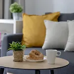 Cozy In Downtown By Renters * 바르샤바