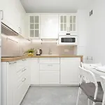 아파트 Cozy In Downtown By Renters 바르샤바