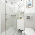 아파트 Cozy In Downtown By Renters
