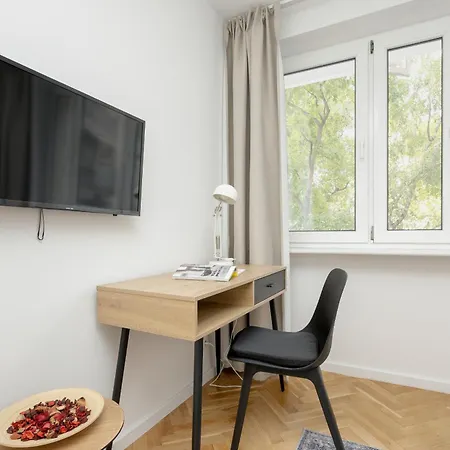 아파트 Cozy In Downtown By Renters 바르샤바