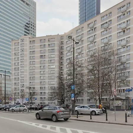 아파트 Cozy In Downtown By Renters